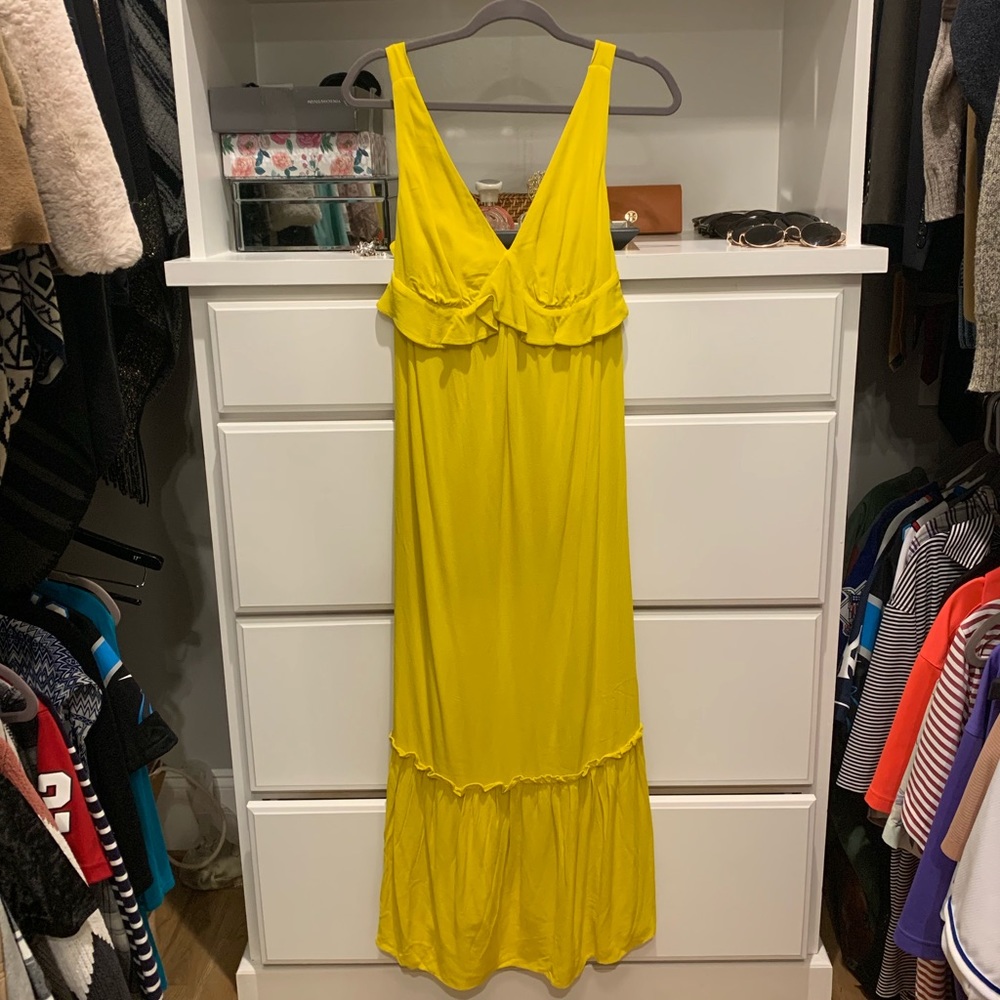 Who Wear What yellow maxi dress. NMT - Picture 2 of 6